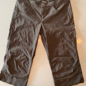 Athleta Forrest Green Capri- Size 6.  Like new!